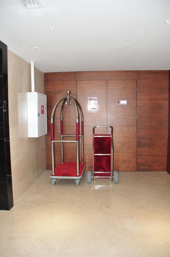 Sea View Apartment Near To The Dancing And Music Fountains Batumi Exterior photo